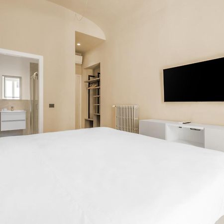 Hotel Adamas ฟลอเรนซ์ ภายนอก รูปภาพ