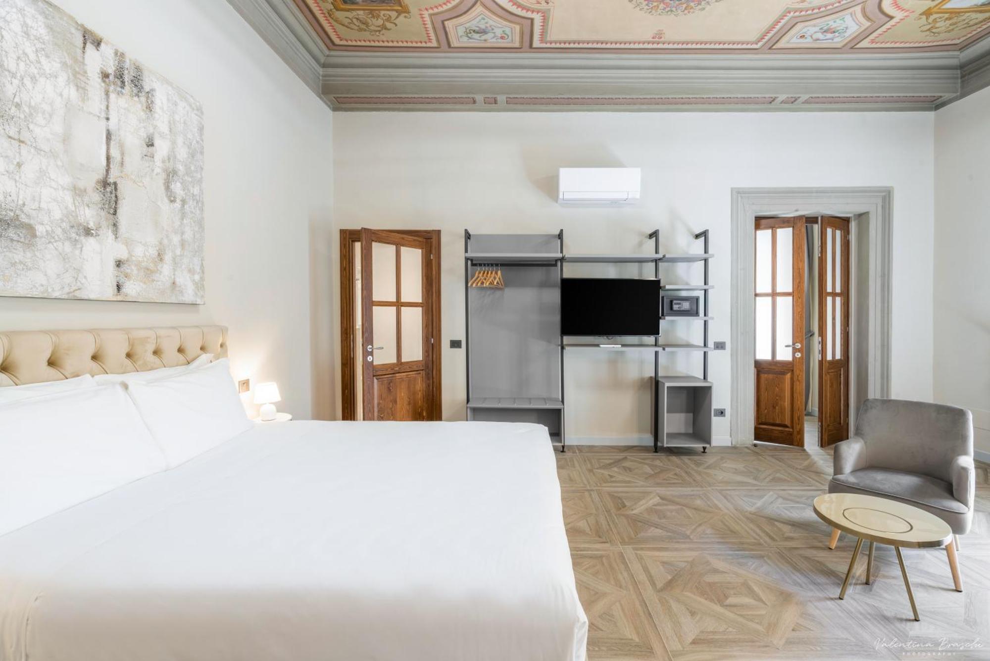 Hotel Adamas ฟลอเรนซ์ ภายนอก รูปภาพ